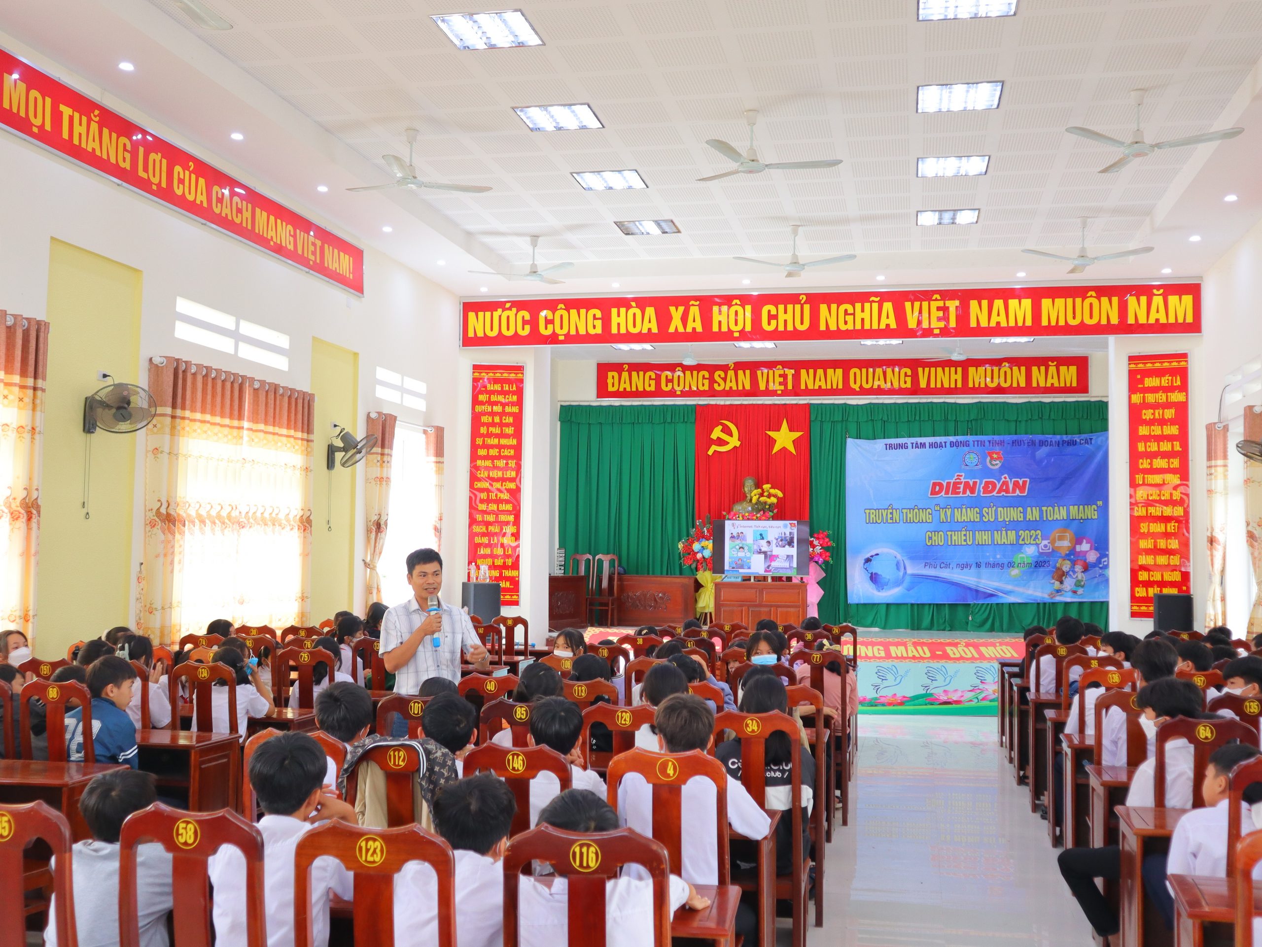 Tổ chức diễn đàn truyền thông “Kỹ năng sử dụng an toàn mạng” cho thiếu nhi năm 2023 tại trường THCS Cát Minh, Cát Sơn huyện Phù Cát và trường THCS Ngô Văn Sở, Ngô Mây tp. Quy Nhơn.