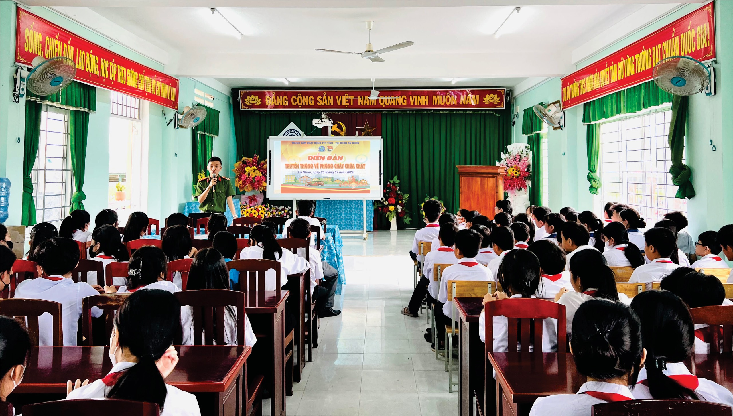 Tổ chức Diễn đàn truyền thông “Phòng cháy chữa cháy” cho 300 em học sinh Trường THCS Nhơn Hòa và THCS Nhơn Thọ, thị xã An Nhơn.