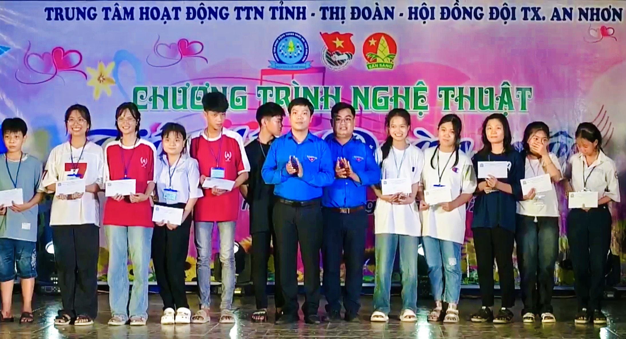 Tổ chức Hội trại và chương trình nghệ thuật “Tiến lên Đoàn viên” cho 300 em học sinh khối THCS, THPT, đoàn viên thanh niên trên địa bàn Thị xã An Nhơn.
